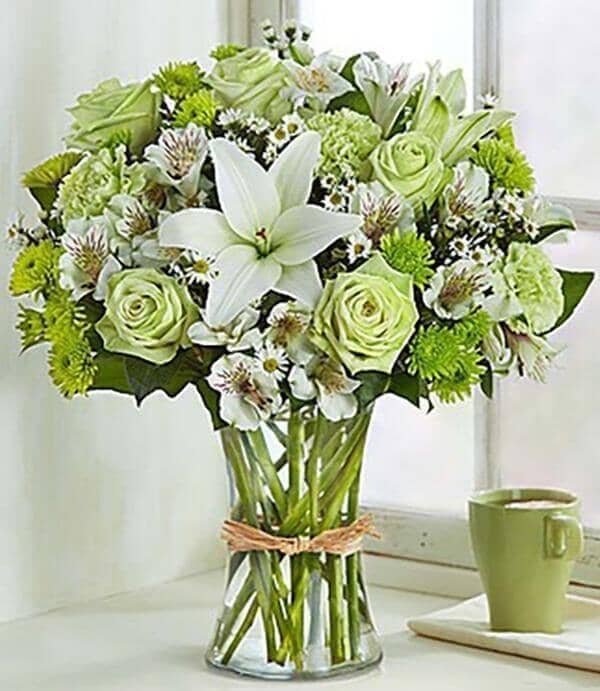 GREEN BLOSSOM - Vase of white lilies, green roses