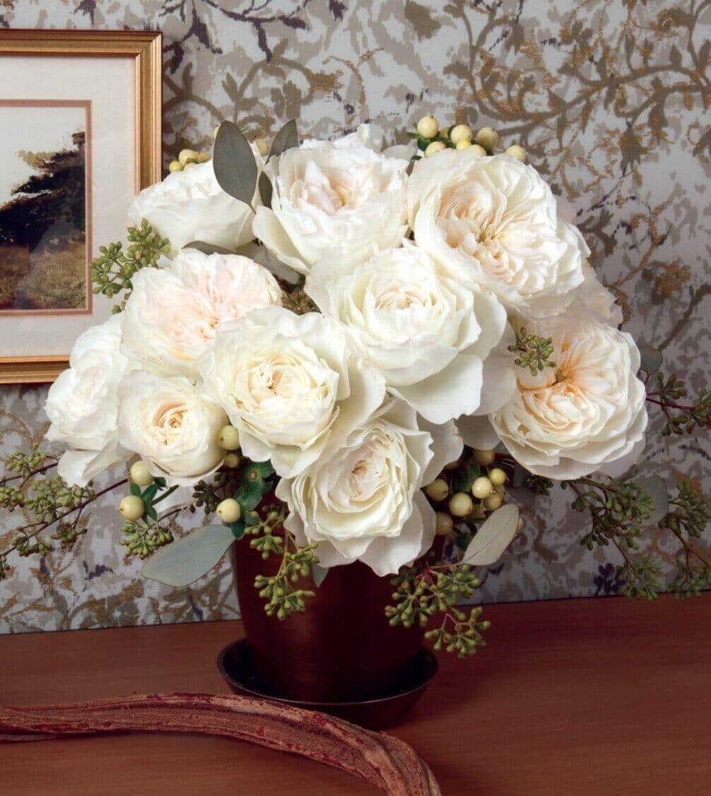 White Dream™ Deluxe Garden Rose Bouquet