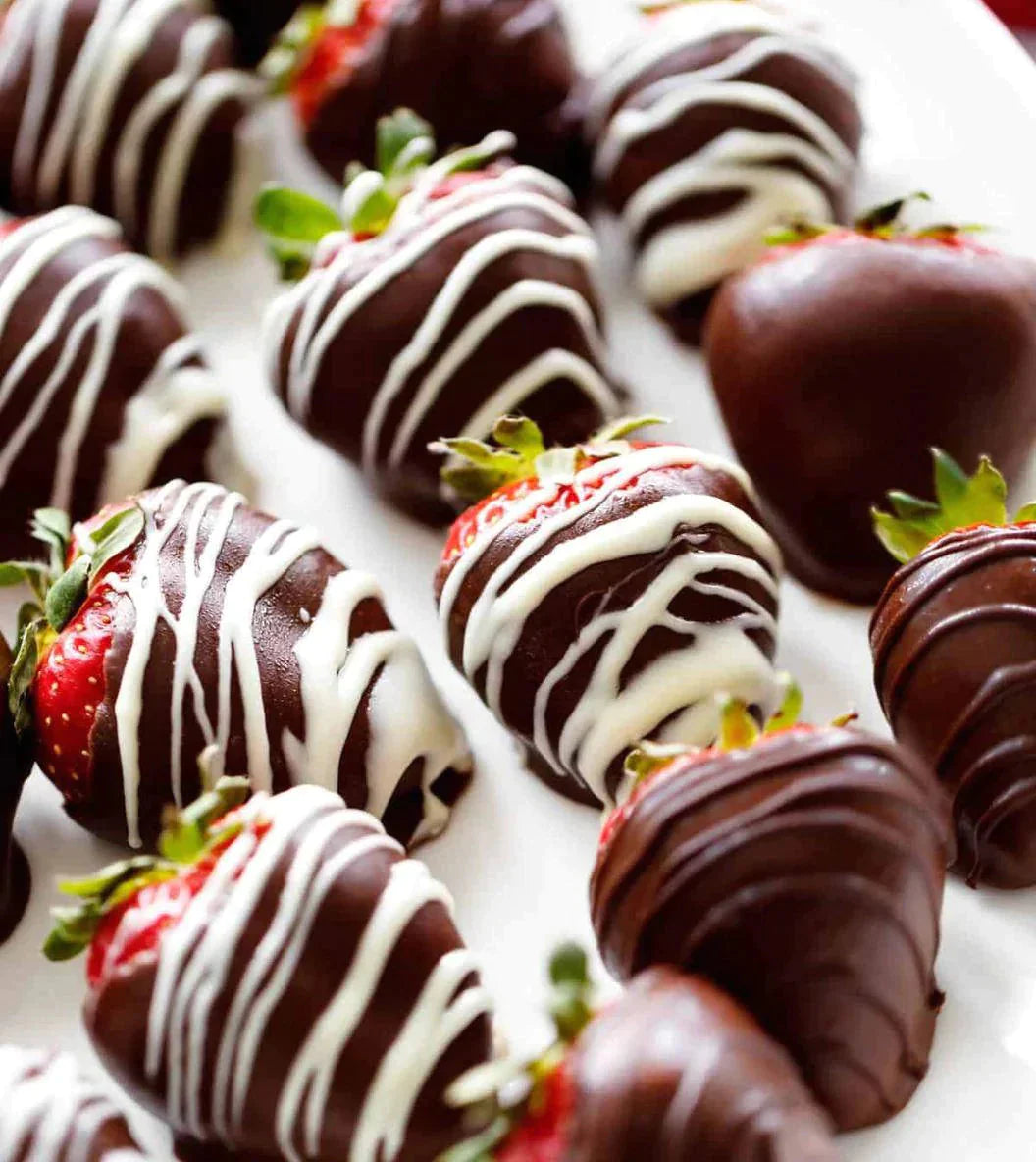 12 Premium Chocolate Dipped Strawberries™